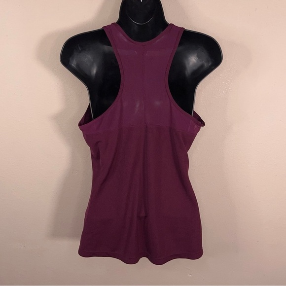 Medium Nike Dri Fit Burgundy Red Tank Lightweight Athletic Activewear Stretch - Picture 9 of 15